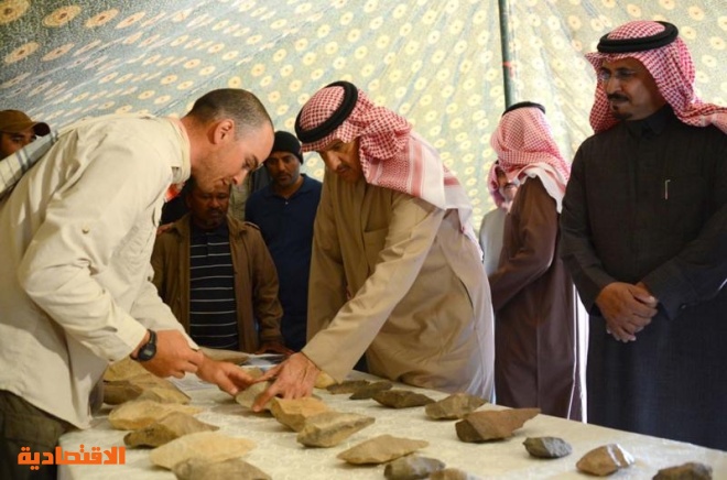 قصة مصورة: سلطان بن سلمان يتفقد أعمال التنقيب الأثري في الدوادمي