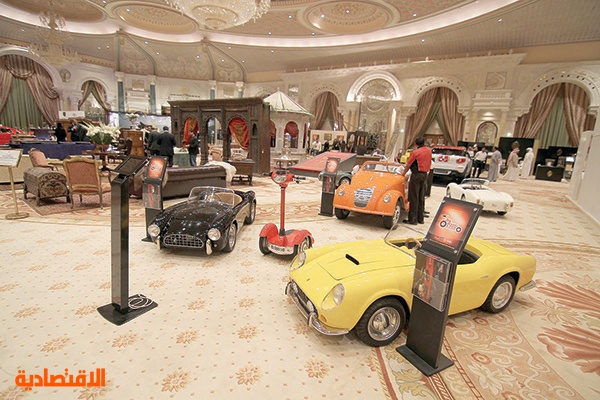 الصناعات القديمة تسيطر على معرض المقتنيات العالمية الفاخرة في الرياض
