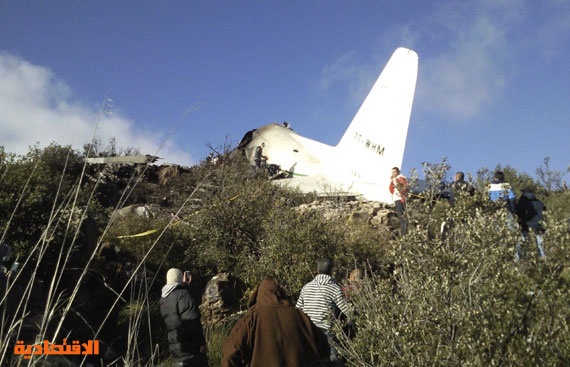 قصة مصورة : 77 قتيلا وناج واحد في تحطم طائرة جزائرية