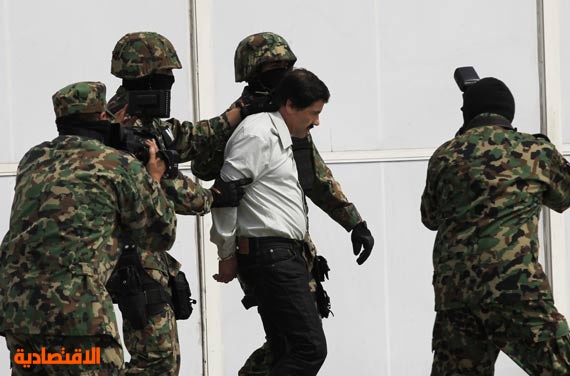 قصة مصورة : إلقاء القبض على تاجر المخدرات الأكثر نفوذا في المكسيك
