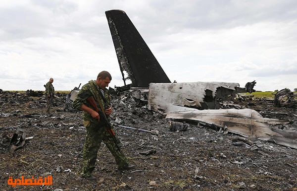 الرئيس الأوكراني يتوعد الانفصاليين برد ملائم بعد اسقاطهم طائرة عسكرية
