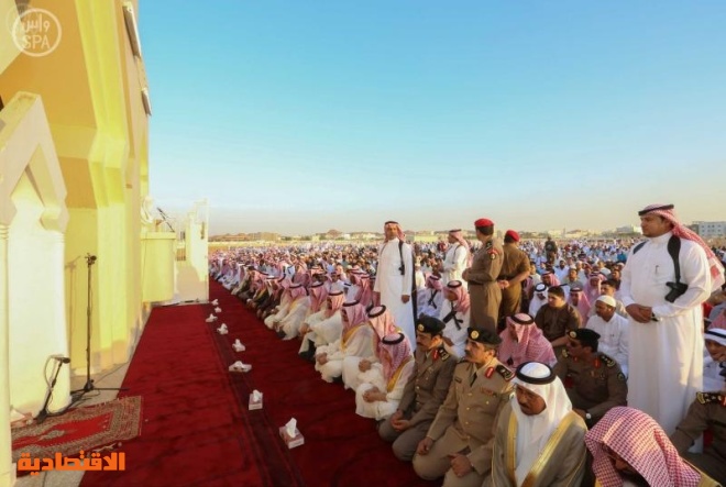 قصة مصورة : صلاة عيد الفطر المبارك في مختلف أنحاء المملكة