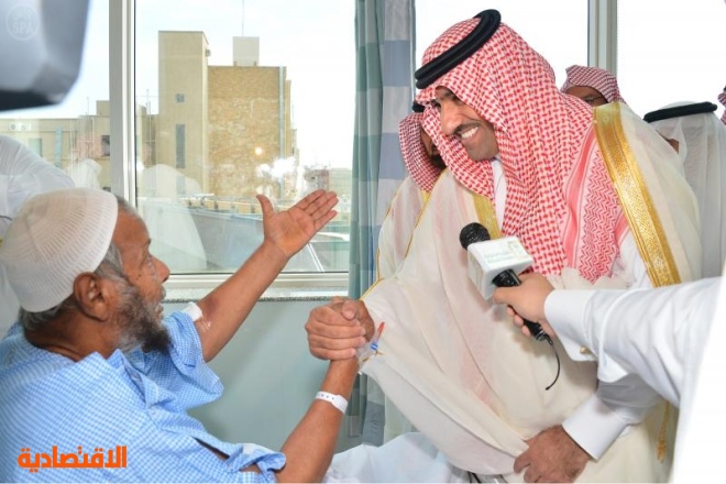أمير الرياض يستقبل الأمراء  والعلماء وكبار المسؤولين وجمعا من المواطنين