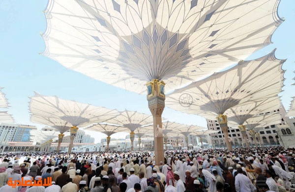 أكثر من نصف مليون مصل يؤدون صلاة الجمعة في المسجد النبوي