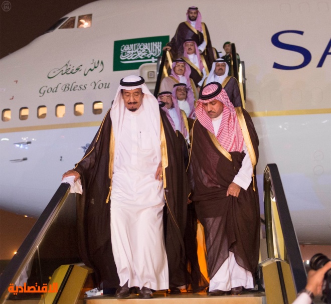 خادم الحرمين الشريفين يصل الرياض قادما من جدة