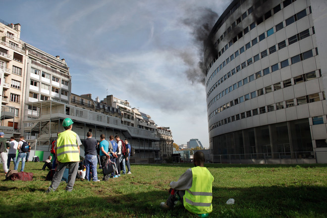 حريق في مبنى الإذاعة العامة الفرنسية وإجلاء العاملين