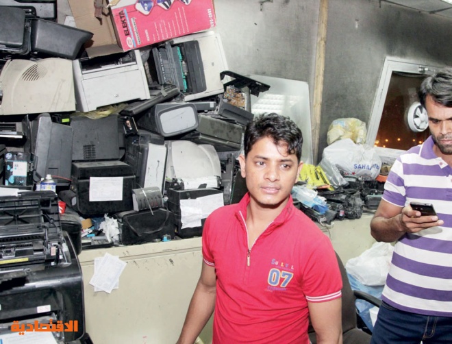 الرياض.. «حراج الكمبيوتر» مأوى للعمالة السائبة .. ومركز للقرصنة المعلوماتية