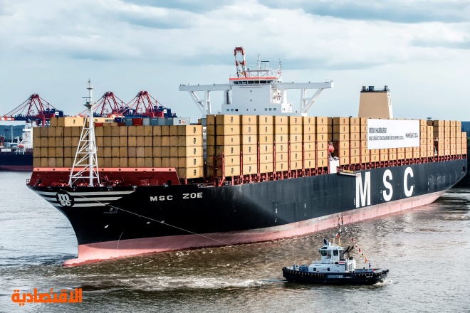 تدشين أكبر سفينة حاويات في ميناء هامبورج بألمانيا
