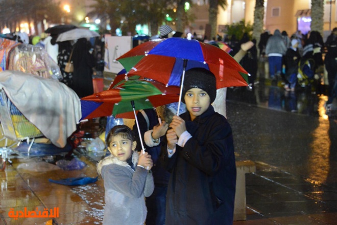 عدسة "الاقتصادية" ترصد الأمطار على مهرجان الجنادرية 31