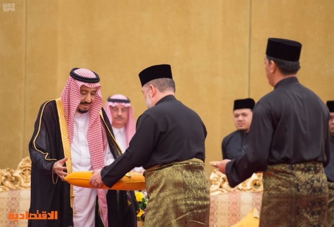 خادم الحرمين الشريفين يُشرّف حفل العشاء الذي أقامه ملك ماليزيا
