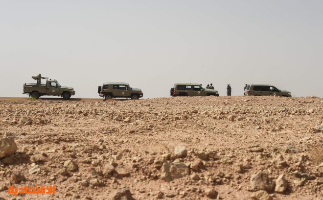 دوريات حرس الحدود تقوم بدورها في تأمين الحدود السعودية العراقية بالقرب من جديدة عرعر