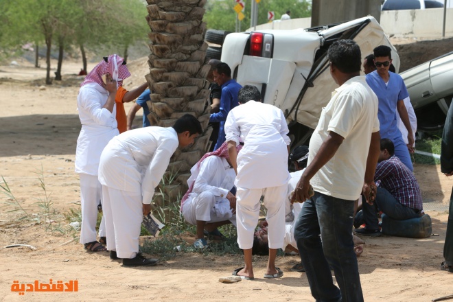 سقوط مركبتين من على كبري في الرياض .. وإصابة 6 أشخاص