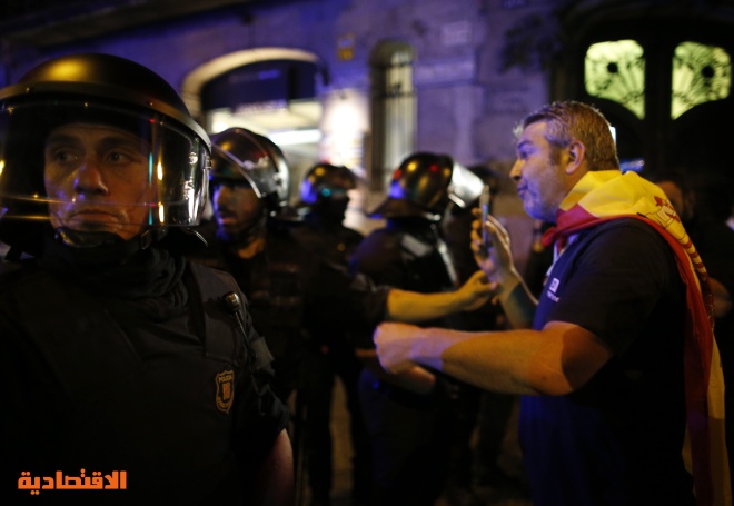 مدريد تقيل قائد شرطة اقليم كتالونيا