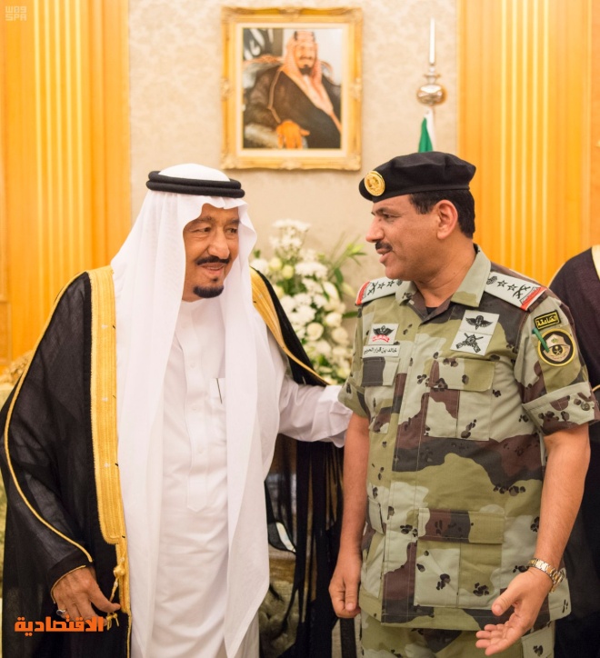 خادم الحرمين الشريفين يقلد قائد قوات الطوارئ الخاصة وقائد قوات الأمن الخاصة رتبتيهما بمناسبة ترقيتهما صحيفة الاقتصادية