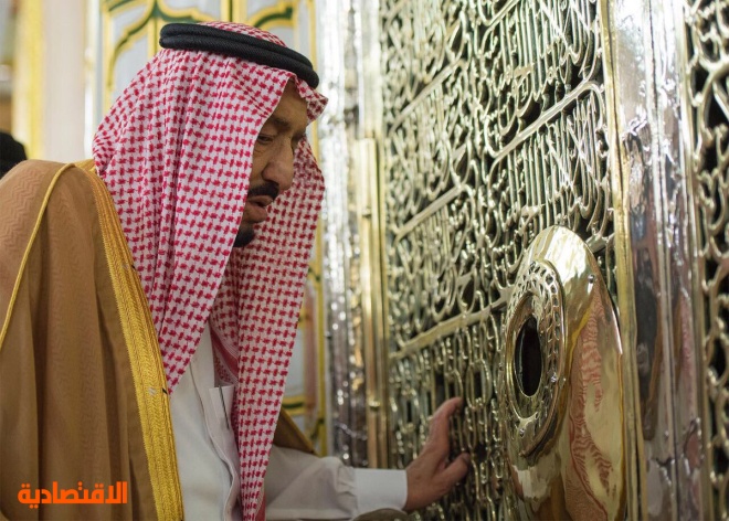 الملك يصل إلى المدينة المنورة ويزور المسجد النبوي