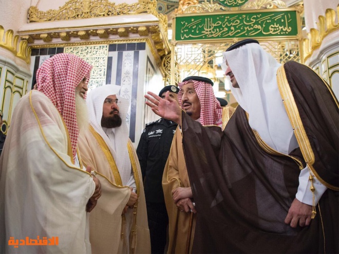 الملك يصل إلى المدينة المنورة ويزور المسجد النبوي
