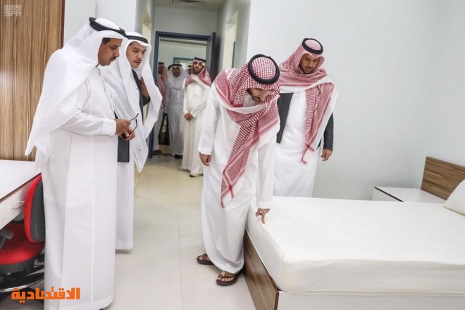 نائب أمير مكة يدشن مشروعات جامعية وتعليمية وبلدية في الطائف