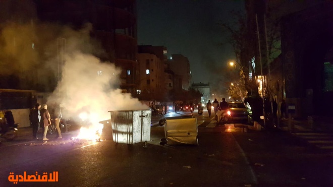 الشرطة تقتل متظاهرين بالرصاص في إيران