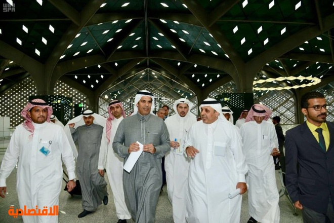 وزير النقل يستقل قطار الحرمين في أول رحلة كاملة من المدينة إلى مكة