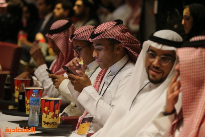 السعوديون يعيشون تجربة هوليودية تاريخية