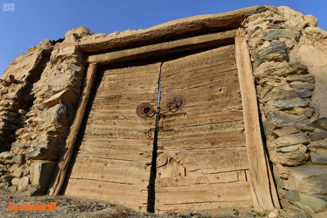 10 آلاف نقش ورسم صخري تكشف عن حضارات قديمة في بيشة