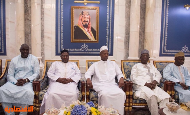 الملك يستعرض مجالات التعاون مع رئيس جامبيا