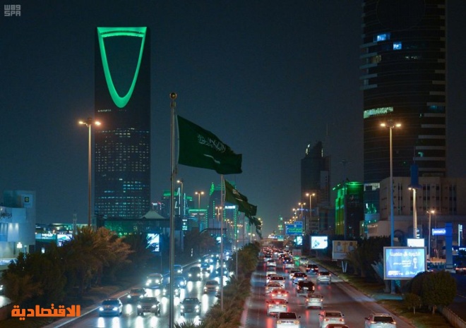 الرياض .. تكتسي "الأخضر" وتعيش مع سكانها فرحة وطن