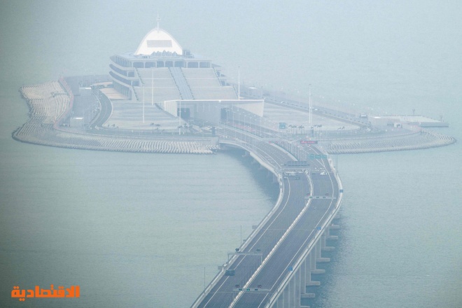 الرئيس الصيني يفتتح رسميا جسرا بحريا عملاقا يربط هونج كونج مع البر الرئيسي