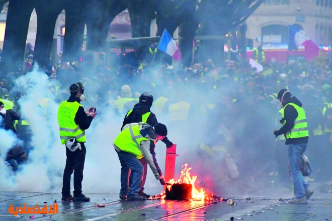 للأسبوع الخامس .. حراك "السترات الصفراء" مستمر ضد سياسة ماكرون الاقتصادية