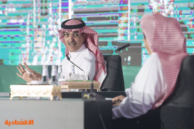 اخر قرارات وزارة العمل السعودية بخصوص  زيادة أو إلغاء الرسوم على الوافدين والمرافقين