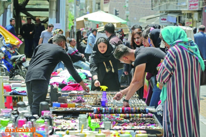 اقتصاد إيران يترنح .. والبطالة ضعف ما تعلنه الحكومة
