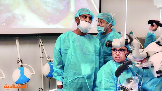 استشاري سعودي لجراحة وأعصاب الأذن يبتكر نظاما لعلاج فاقدي السمع صحيفة الاقتصادية