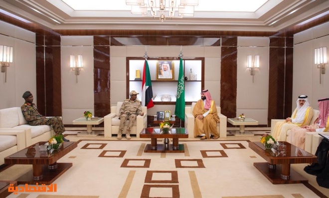 ولي العهد يلتقي نائب رئيس المجلس الانتقالي السوداني