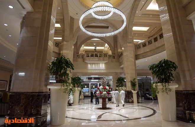 فنادق فخمة بـ "إطلالة" على الكعبة واجهة للسياحة الدينية في مكة