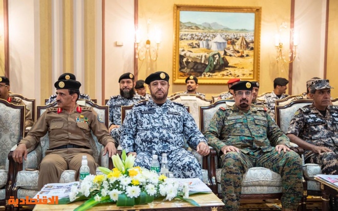 وزير الداخلية ينقل تحيات القيادة وتهنئتهما لرجال الأمن المشاركين في تنفيذ خطط أمن الحج 