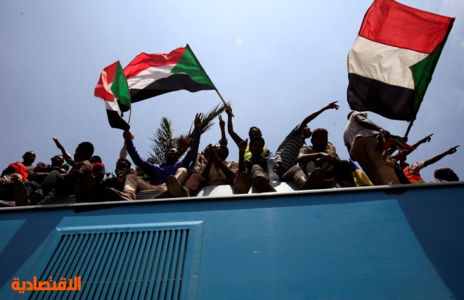 السودان يشكل مجلسا سياديا من 11 عضوا بقيادة "البرهان"