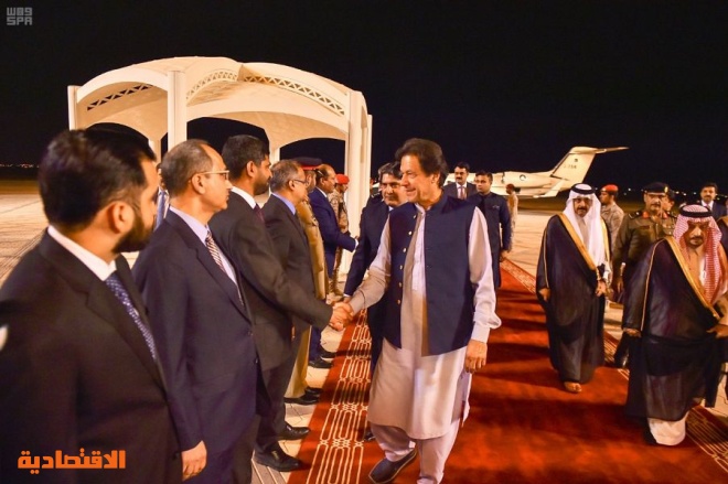 رئيس الوزراء الباكستاني يغلدر الرياض
