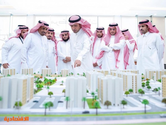 وزير الإسكان يسلم أراضي مجانية للأسر المستفيدة في المدينة المنورة صحيفة الاقتصادية