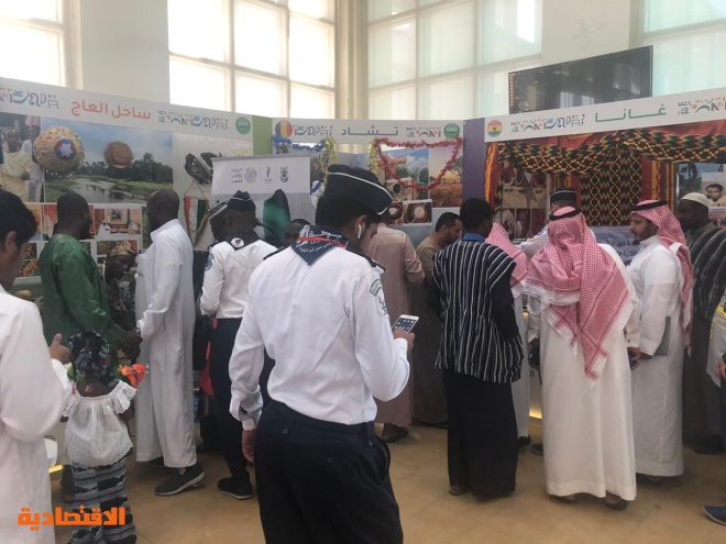 مهرجان ثقافات الشعوب الأول في جامعة أم القرى يشهد حضور دبلوماسي رفيع