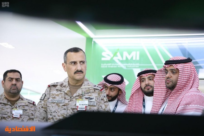 قائد القوات الجوية يزور جناح الشركة السعودية للصناعات العسكرية في معرض الطيران