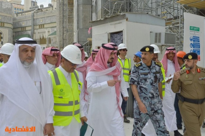 نائب أمير مكة يقف على آخر أعمال التوسعة السعودية الثالثة للمسجد الحرام