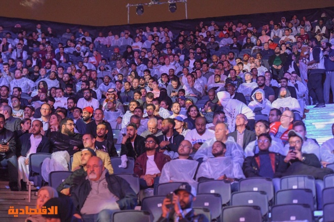 البريطاني "جوشوا" يتغلب على المكسيكي "رويز" ويستعيد لقب بطولة العالم للوزن الثقيل في الملاكمة