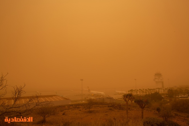 عاصفة من الصحراء الكبرى تغلق المجال الجوي لجزر الكناري 