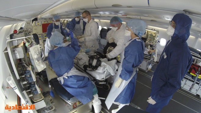  علاج ركاب مصابين بكورونا على متن طائرة فرنسية تابعة للجيش بعد إجلائهم 