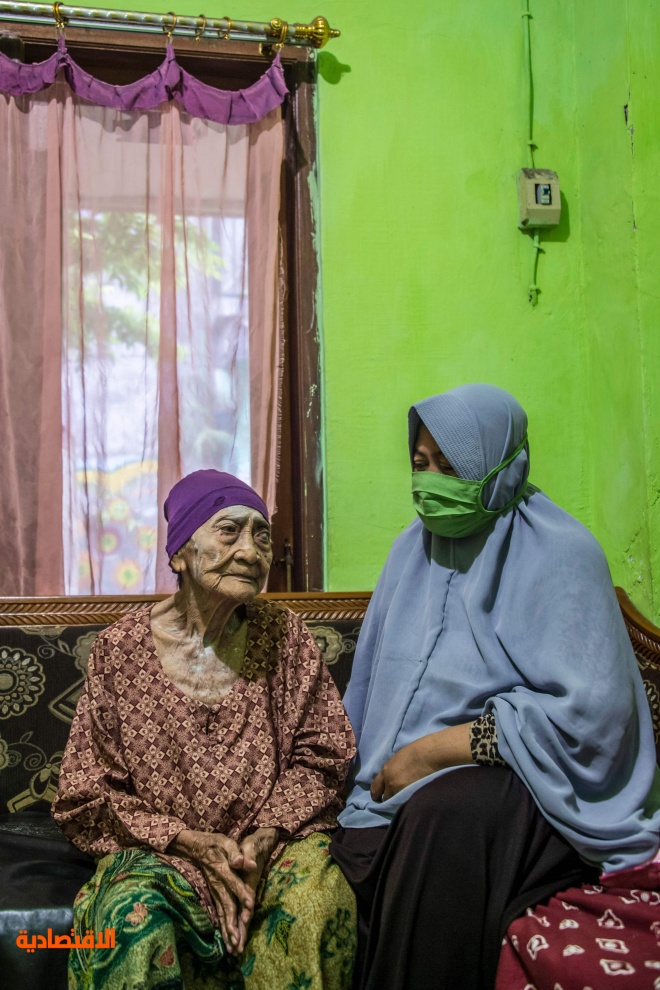 شفاء إندونيسية في سن الـ 100 من فيروس كورونا