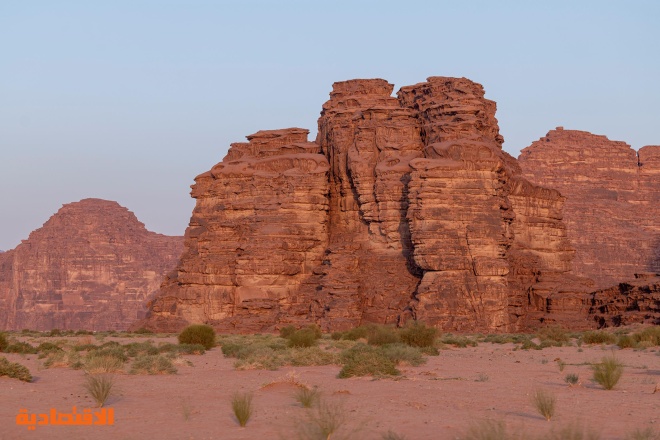 جبال من الأحجار الرملية في صحراء حسمى