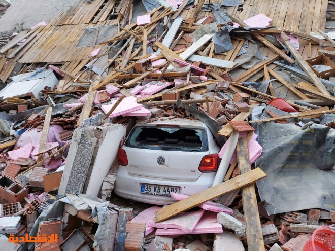 ارتفاع حصيلة زلزال تركيا إلى 12 قتيلا وأكثر من 400 جريح
