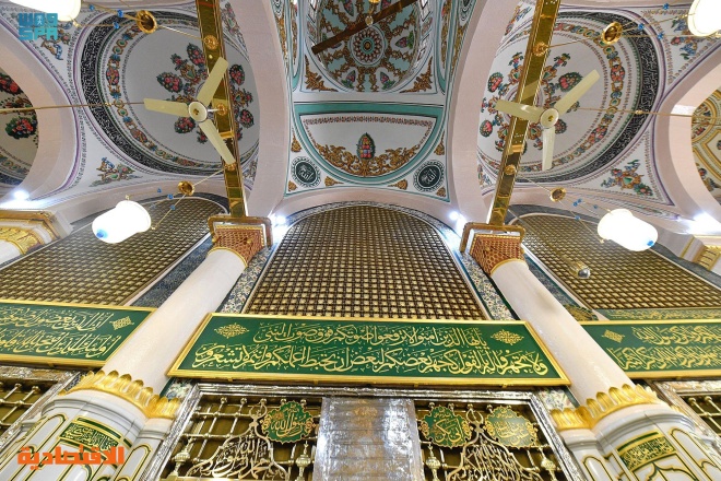 170 قبة تشكل إحدى أبرز مكونات الهندسة المعمارية للمسجد النبوي