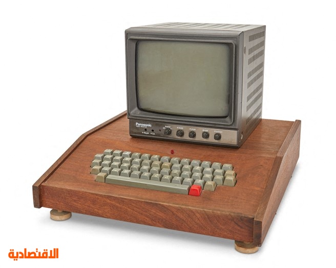 بيع نسخة من أول جهاز كمبيوتر أنتجته "أبل" في مقابل 400 ألف دولار