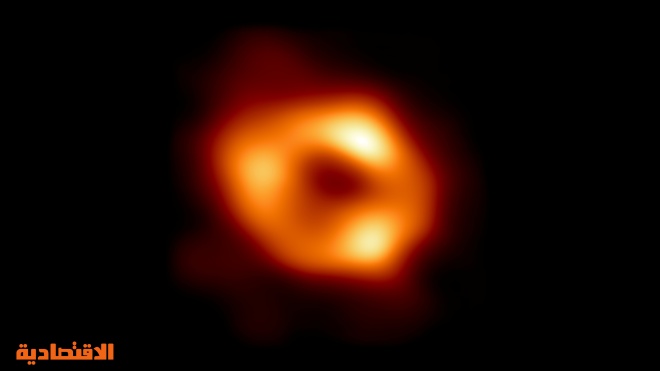 لأول مرة .. علماء فلك يقدمون صورة للثقب الأسود في وسط مجرة درب التبانة